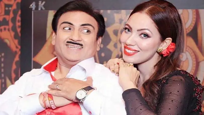 Taarak Mehta Ka Ooltah Chashmah : जेठालाल दिखे ‘रईस’ शाहरुख खान के अंदाज में, तो बबीता जी बनी लैला, यहां देखें जबरदस्त VIDEO