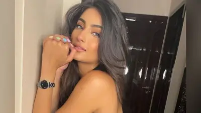 Shweta Tiwari की बेटी पलक तिवारी ने फ्लॉन्ट किया कर्वी फिगर, एक्ट्रेस की मुस्कान चुरा लेगी आपका दिल