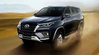 Innova से लेकर Fortuner तक हो गयी महंगी, यहां देखें Toyota कारों की नयी प्राइस लिस्ट