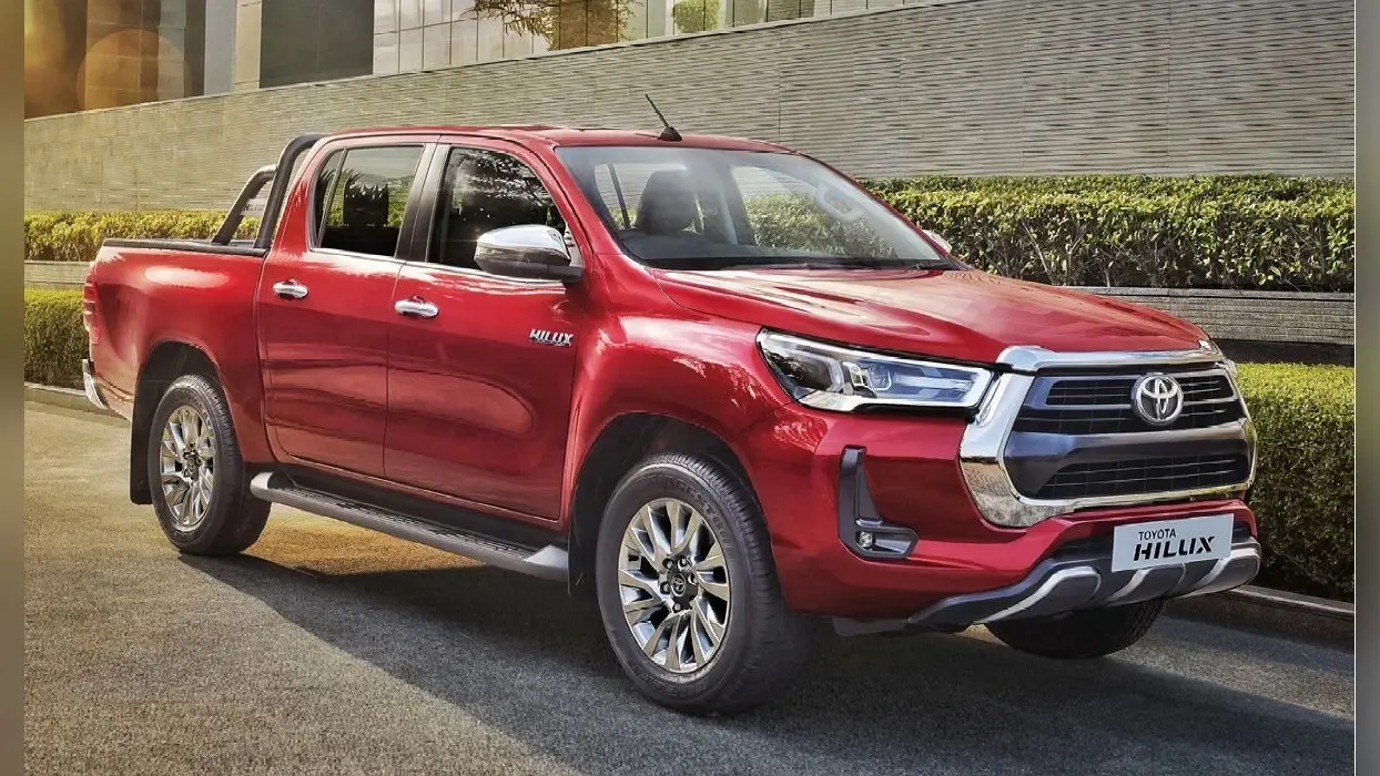 Toyota Hilux: टोयोटा लायी 35 लाख का हिलक्स पिकअप ट्रक, खूबियां जबरदस्त