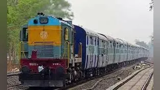 कोरोना का कहर : दूरगामी ट्रेनों के टिकटों में 27 फीसदी की कमी