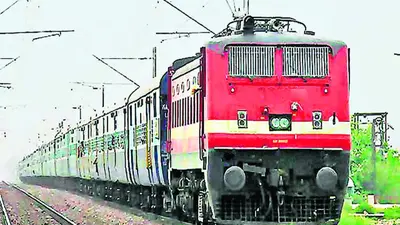 Rail Accident: पटना-पीडीडीयू रेलखंड पर हादसा; कई ट्रेनों का परिचालन प्रभावित