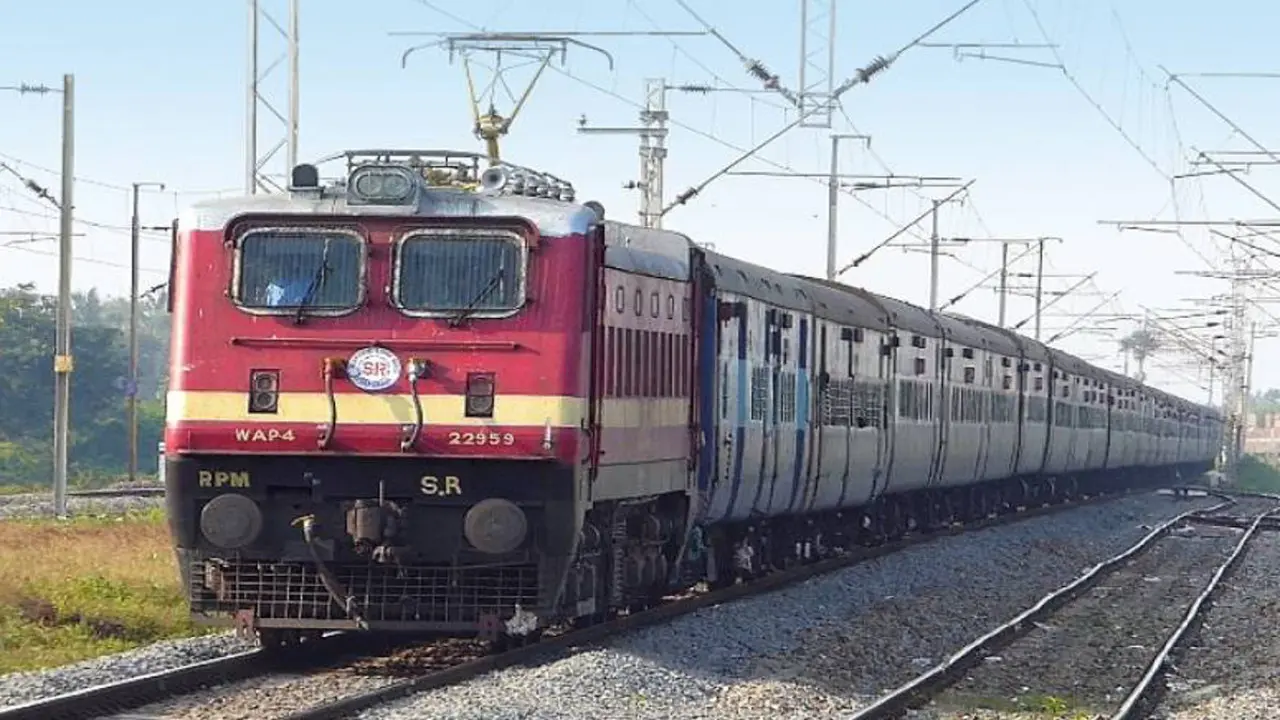 दानापुर-बेंगलुरु स्पेशल ट्रेन में बढ़ी कोच की संख्या, इस स्टेशन पर भी होगा श्रावणी मेला एक्सप्रेस का ठहराव
