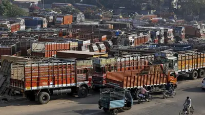 बिहार में वाहन मालिकों की बढ़ी परेशानी,150 से अधिक वाहनों का परमिट रिन्यूअल रुका, फंस गए 11 लाख रुपये