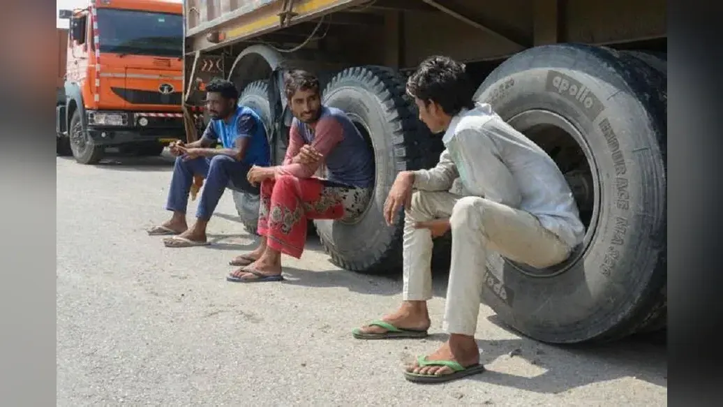 15 जनवरी की आधी रात से थम जायेंगे ट्रकों के पहिये, ओनर्स जायेंगे हड़ताल पर