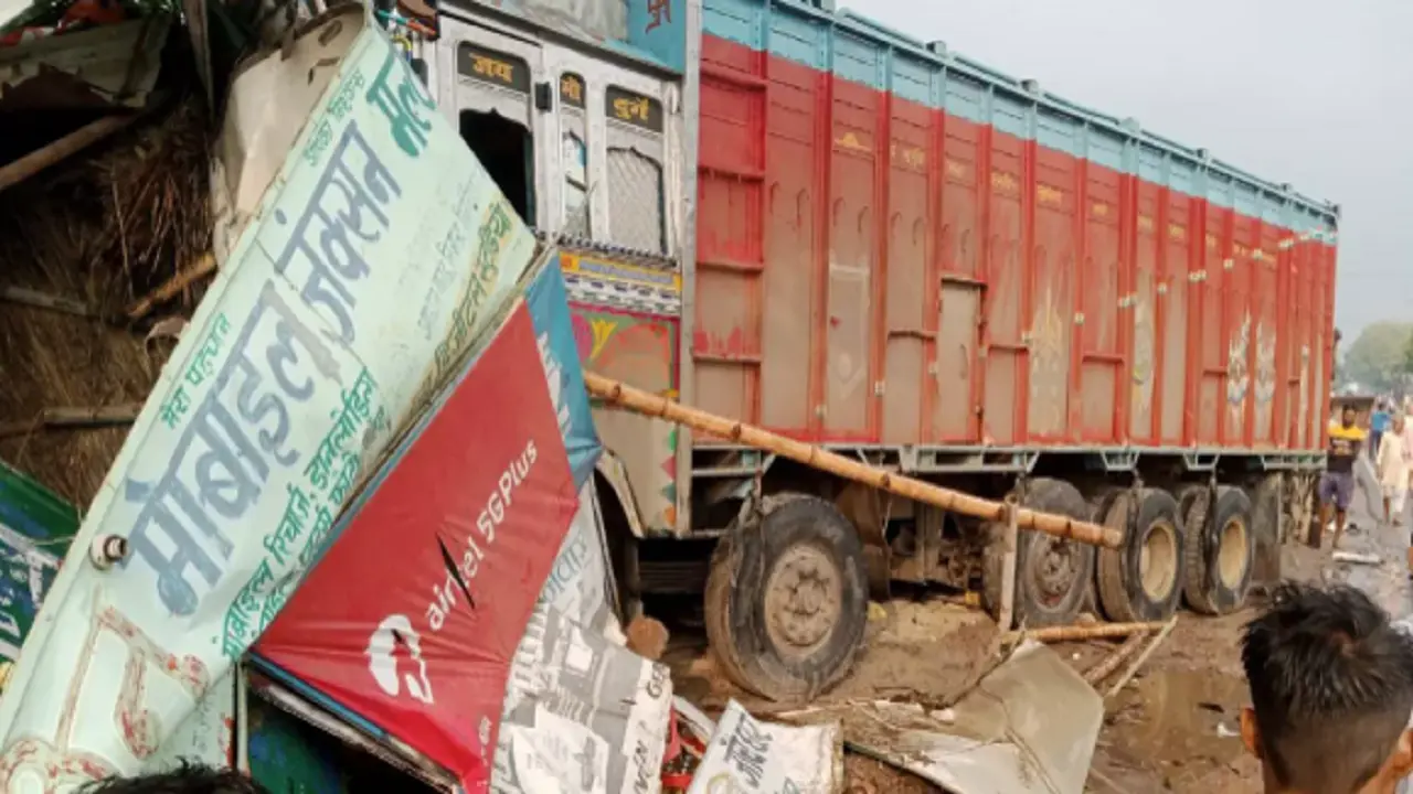 पलामू में TSPC उग्रवादियों ने पांच ट्रैक्टर में लगाई आग, 14 लाख का हुआ नुकसान