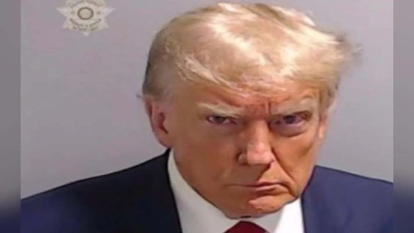 Donald Trump: पूर्व अमेरिकी राष्ट्रपति डोनाल्ड ट्रंप ने किया सरेंडर, चुनाव में धोखाधड़ी और साजिश का आरोप