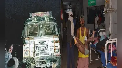 बिहार में देर रात काल बनकर दौड़ी तेेज रफ्तार ट्रक, दरवाजे पर बैठे 10 लोगों को रौंदा, पांच बच्चेे समेेत 6 की मौत