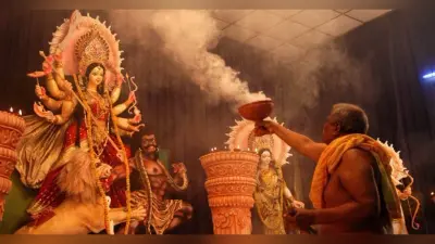 Coronavirus Impact : दुर्गा पूजा में नहीं बन रहे भव्य पूजा पंडाल, जानिए बंगाल के पूजा पंडालों का हाल…