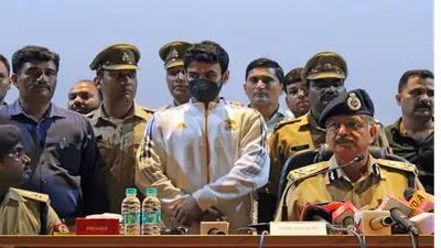 Shrikant Tyagi Case: अभी जेल में ही रहेगा ‘गालीबाज’ श्रीकांत त्यागी, 14 दिन की न्यायिक हिरासत बढ़ी