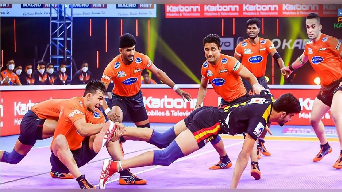 Pro Kabaddi League: यू मुंबा ने बेंगलुरु बुल्स को 45-34 से हराया, अभिषेक सिंह का सुपर 10 रेड