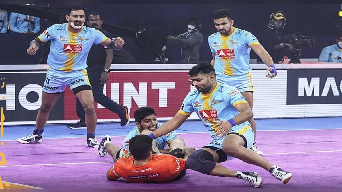 Pro Kabaddi League: यू मुंबा और यूपी योद्धा का मुकाबला 28-28 से ड्रॉ, अजित और सुरेंद्र के बीच दंगल