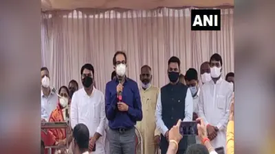 महाराष्ट्र के सांगली में उद्धव ठाकरे के काफिले को रोकने के क्रम में पुलिस और भाजपा कार्यकर्ताओं के बीच झड़प