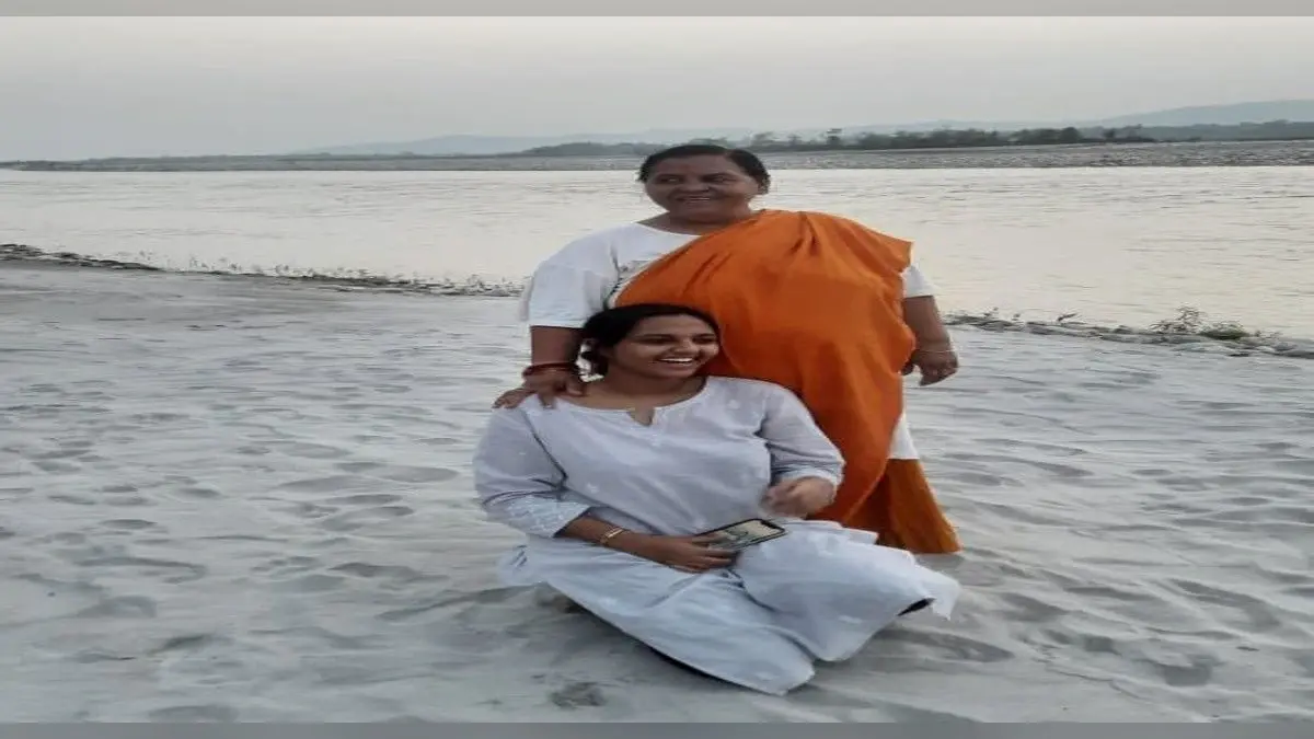नौकरशाही पर बयान मामले में उमा भारती ने दिग्विजय सिंह को लिखा पत्र, कहा-दादा मैं अपनी भाषा सुधारूंगी