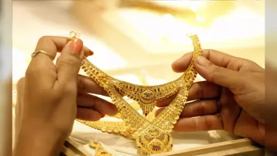 Gold Price Today: लौटने लगी है सोना, चांदी की चमक, त्योहारी सीजन में और बढ़ सकती है कीमत, जानें क्या है भाव