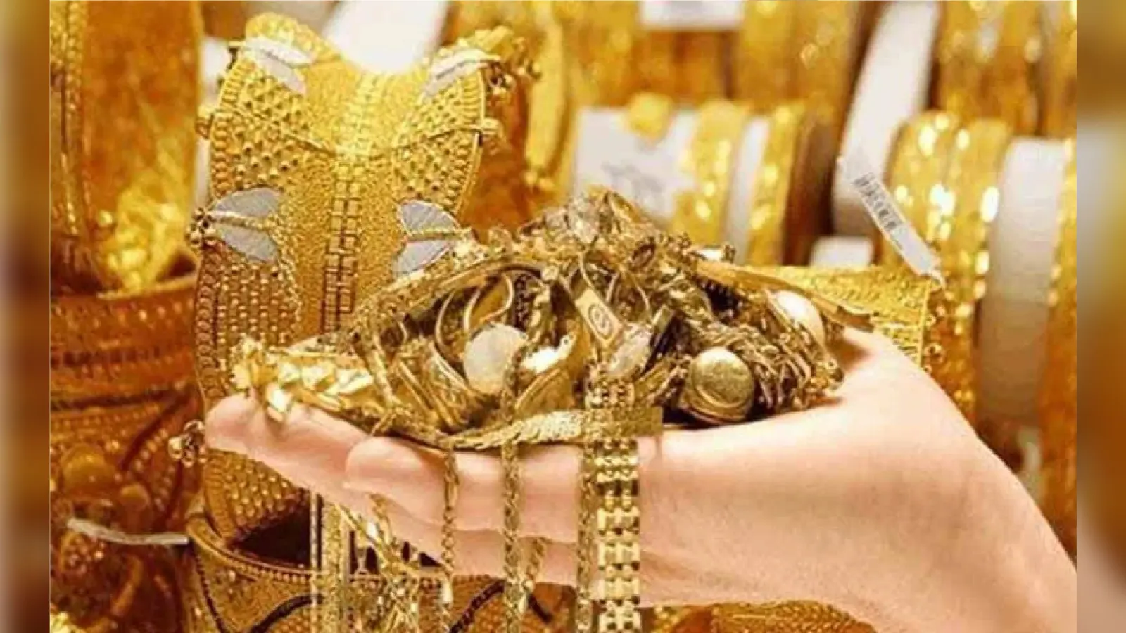 Gold-Silver Price: गोवर्धन पूजा पर लुढ़का सोने-चांदी का भाव, खरीदारी का है बेहतरीन मौका, देखें आज का भाव