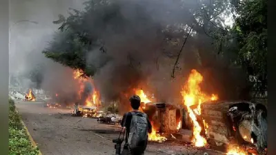 “दिल्ली दंगा” चार्जशीट दायर : 10 हजार से ज्यादा पन्ने, बॉक्स लेकर दो गाडि़यों में कोर्ट पहुंची पुलिस