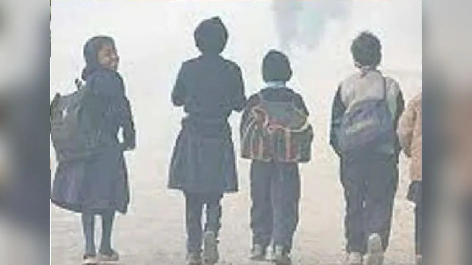 10 एसी लोकल ट्रेन की 17 दिसंबर से हो रही है शुरुआत, चलेगी इन रास्तों पर