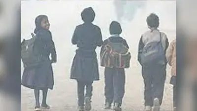 10 एसी लोकल ट्रेन की 17 दिसंबर से हो रही है शुरुआत, चलेगी इन रास्तों पर