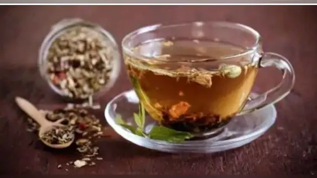 कोरोना के डर से काढ़े के अधिक सेवन नुकसान कर सकता है