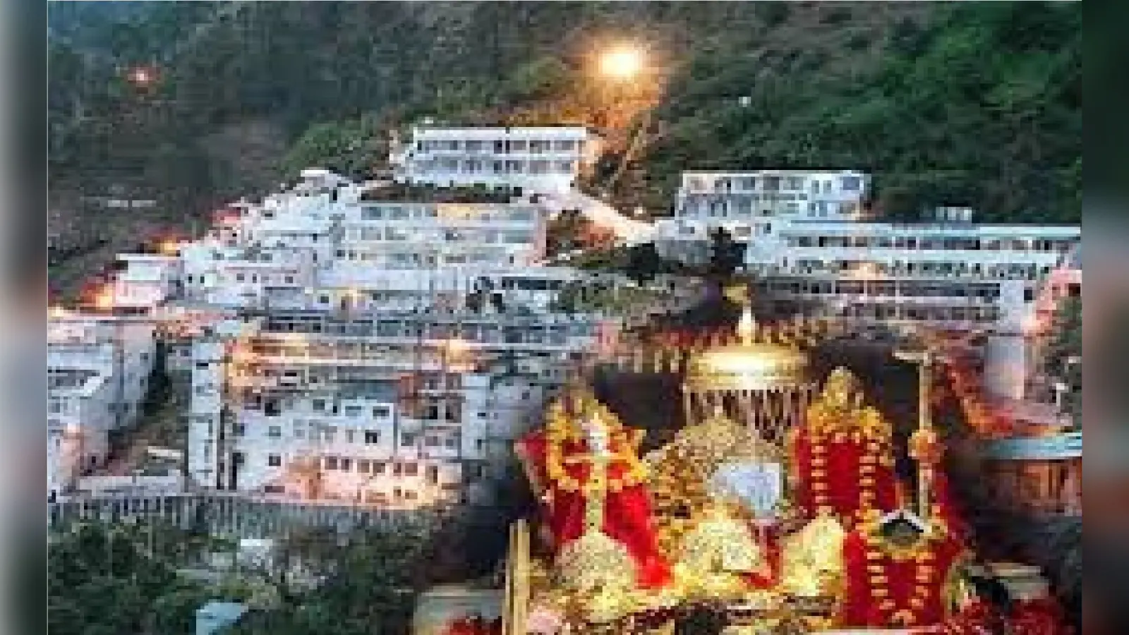 पवित्र गुफा में मां महालक्ष्मी को 100 किलो लड्डू का भोग