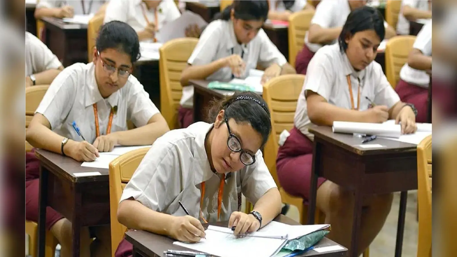 School Reopen : इस बार ठंड में छात्रों को नहीं मिलेगी छुट्टी, आना होगा स्कूल