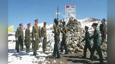Delhi: 3 जेल से 117 मोबाइल फोन जब्त, पांच अधिकारियों पर गिरी गाज, विभाग ने किया निलंबित, जानें पूरा मामला