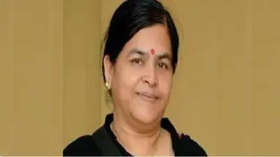 अब मंत्री के साथ सेल्फी के लिए देने होंगे 100 रुपये, गुलदस्ते की जगह मांगी किताबें