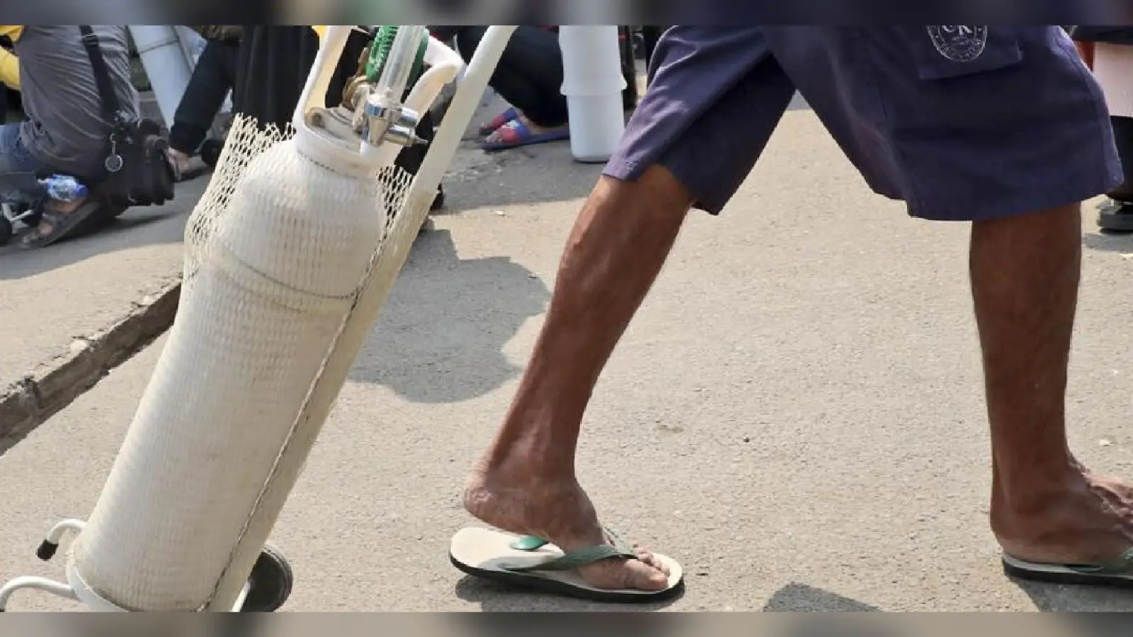 इंडोनेशिया में डेल्टा वेरिएंट का कहर : ऑक्सीजन देकर भारत की मदद करने वाला देश किल्लत में, मांगी मदद