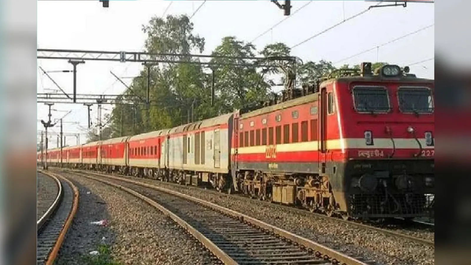 पटना में दुल्हन के दरवाजे पर हेलीकॉप्टर से उतरे दुल्हे राजा, किराया जानकर उड़ जाएंगे आपके होश