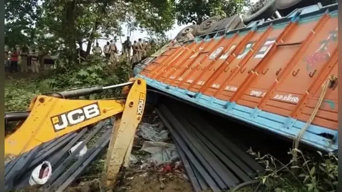 भारतीय मूल की सिरिशा बंदला के साथ अंतरिक्ष यात्रा पर आज निकले वर्जिन गैलेक्टिक के रिचर्ड ब्रैनसन, ..देखें लाइव