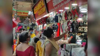 कसा रहा कपड़े और जूते की दुकान खुलने का पहला दिन, कितना है सुरक्षित