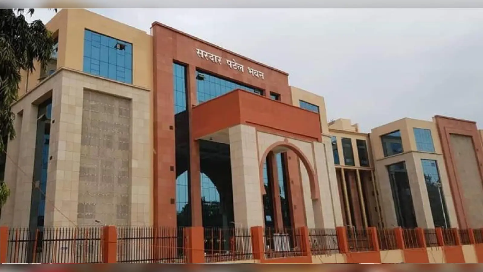 बिहार में त्योहार को लेकर पुलिसकर्मियों की छुट्टियां रद्द, सिपाही और होमगार्ड के 17 हजार जवान होंगे तैनात
