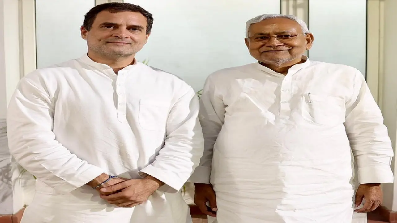 भाजपा के खिलाफ विपक्ष को गोलबंद करने नीतीश कुमार पहुंचे दिल्ली, राहुल गांधी से की मुलाकात