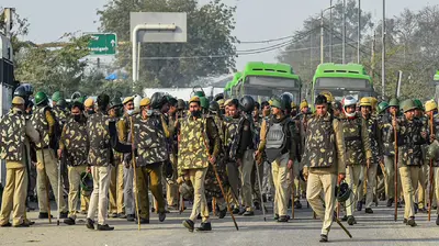 दिल्ली के इन बॉर्डर पर जारी रहेगी इंटरनेट सेवा पर रोक