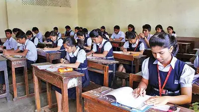 UP Board ने जारी किया 2024 का शैक्षिक कैलेंडर, जानें 10वीं 12वीं की कब होंगी परीक्षाएं और रिजल्ट की तारीख