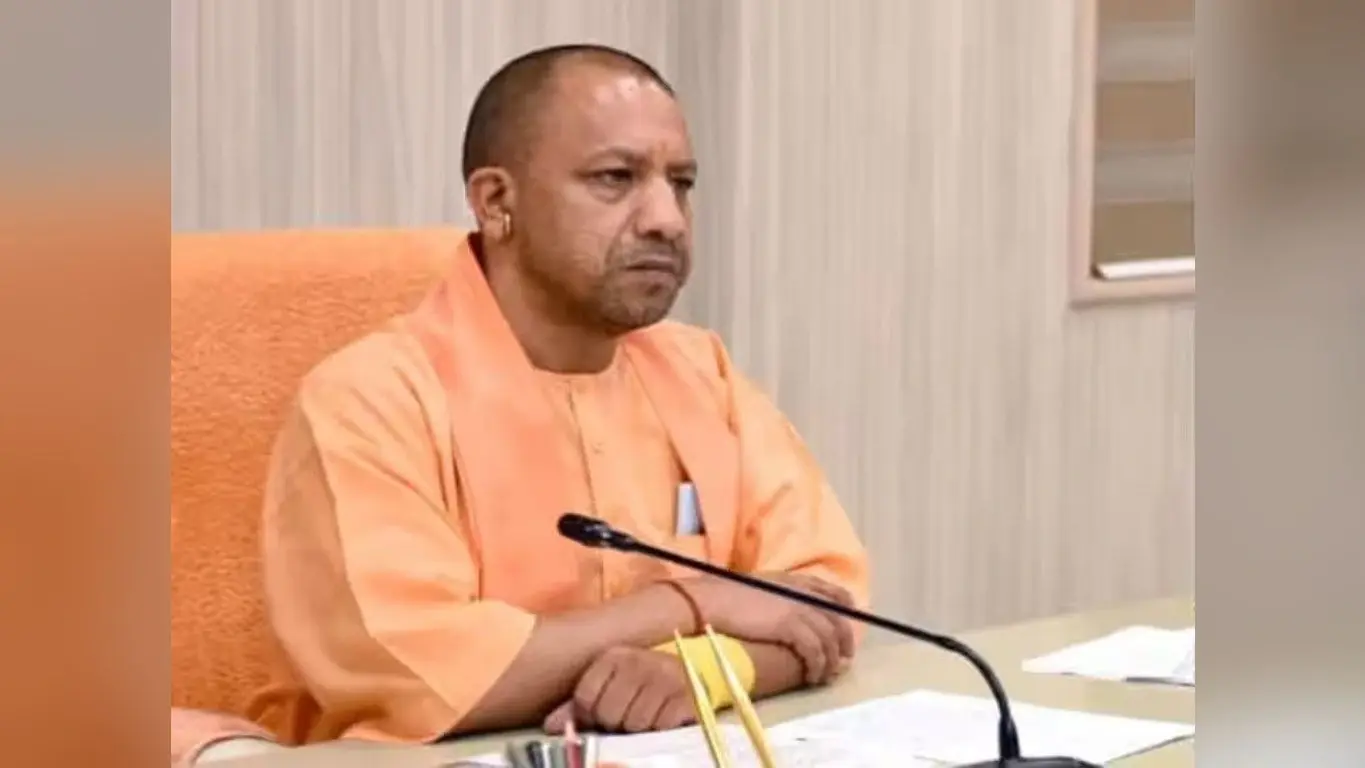 यूपी में धार्मिक स्थल-स्कूल और हाइवे के पास बंद होंगी शराब की दुकानें, सीएम योगी आदित्यनाथ ने दिया आदेश