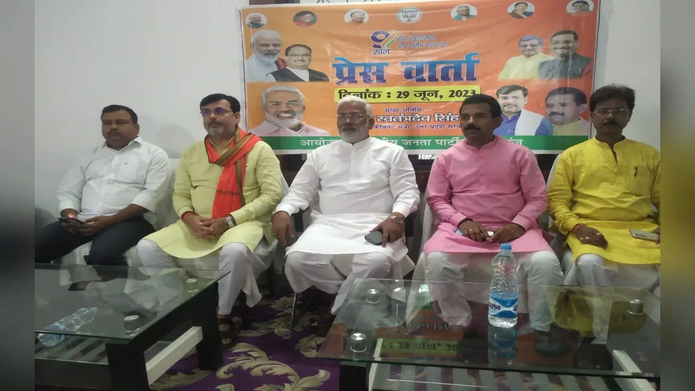 ‘मदरसा आतंकी बनाने का अड्डा, मौका मिला तो बंद कर दूंगा’- यूपी सरकार के मंत्री रघुराज सिंह के बिगड़े बोल