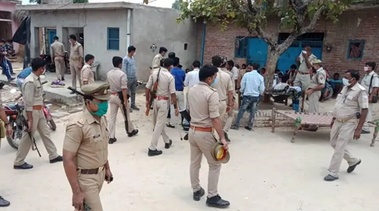 ‘घूसखोरी’ पर यूपी पुलिस की शान में कसीदे पढ़ रहे थे दारोगा साहेब, महकमे को मिली खबर तो कर दिया सस्पेंड, Video