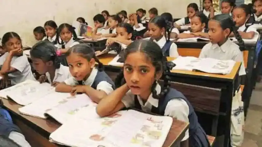 यूपी में 10 दिन बिना बैग के स्कूल जाएंगे बच्चे, खेल के साथ तनावमुक्त माहौल में होगी पढ़ाई, जानें क्या है प्लान