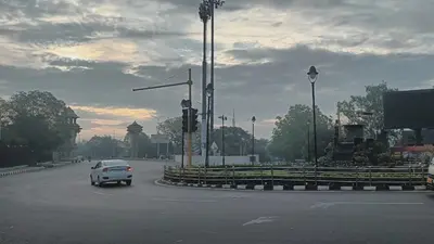 यूपी में बारिश नहीं होने से सभी जनपदों में उमस का सितम, अभी और सताएगी गर्मी