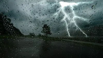 UP Weather Update: यूपी में उमस के बीच कई जिलों में आज जमकर बरसेंगे बादल, जानें अपने शहर का मौसम