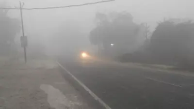 UP Weather Update: यूपी में मौसम ने लिया यू टर्न, बारिश से हुई सुबह की शुरुआत, इन जिलों के लोग रहें सतर्क