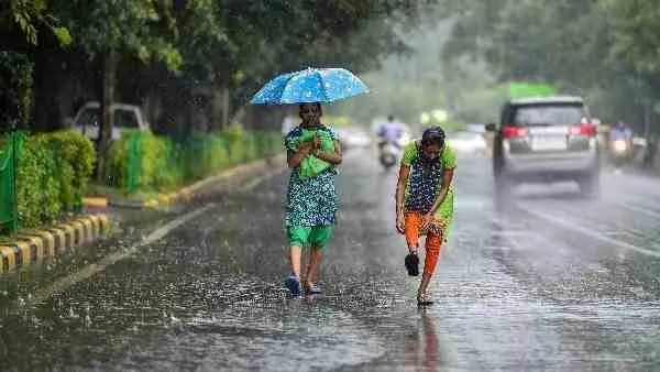 UP Weather Update: अगस्त में मानसून की मेहरबानी से लोगों को राहत, पश्चिमी यूपी-पूर्वांचल में आज बरसेंगे बादल