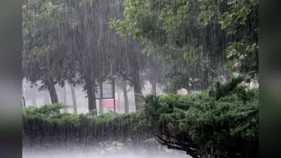 UP Weather Update: यूपी में कहीं धूप कहीं हवाओं के बीच बरसेंगे बादल, जानें अपने शहर के मौसम का हाल