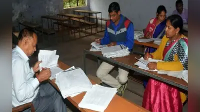 कानपुर में UP बोर्ड की कापियों का मूल्यांकन के दौरान कक्ष में मोबाइल ले जाने पर रोक, परीक्षकों ने किया हंगामा
