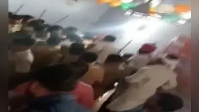 प्रतापगढ़ सांसद संगमलाल गुप्ता की पिटाई मामला: कांग्रेस नेता प्रमोद तिवारी समेत 27 नामजद, 50 अज्ञात पर FIR