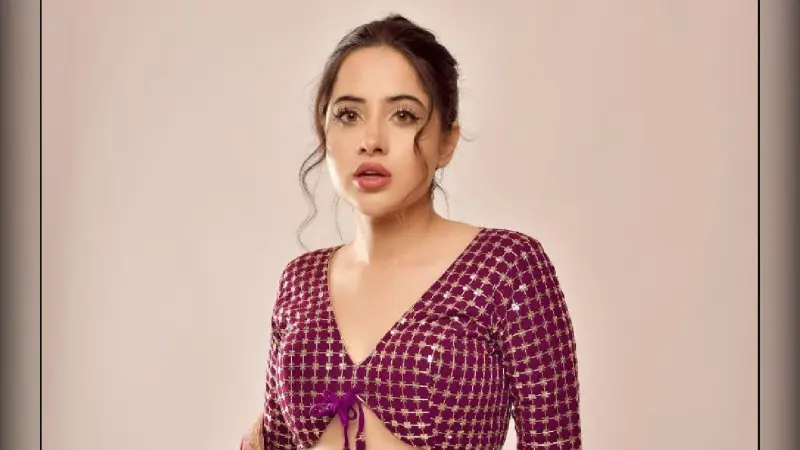 Urfi Javed New Song: उर्फी जावेद का गाना ‘हाय हाय ये मजबूरी’ आउट, लाल साड़ी में बेहद हसीन दिखी एक्ट्रेस