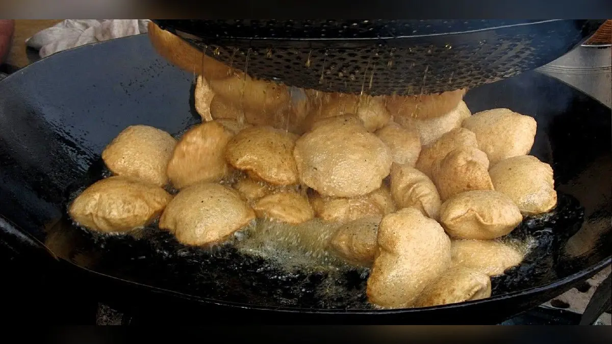 Cooking Oil Reuse: एक बार इस्तेमाल किए गए कुकिंग ऑयल से दोबारा न पकाएं खाना, जानें इसके नुकसान