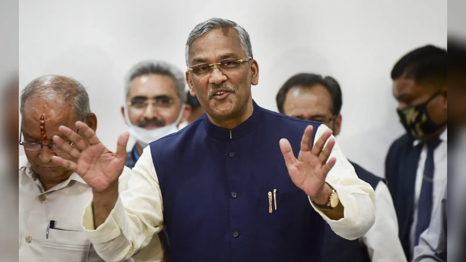 Uttarakhand Political Crisis : उत्तराखंड में चुनाव से पहले रही है मुख्यमंत्री बदलने की परंपरा, इस्तीफा देते समय छलका रावत का दर्द